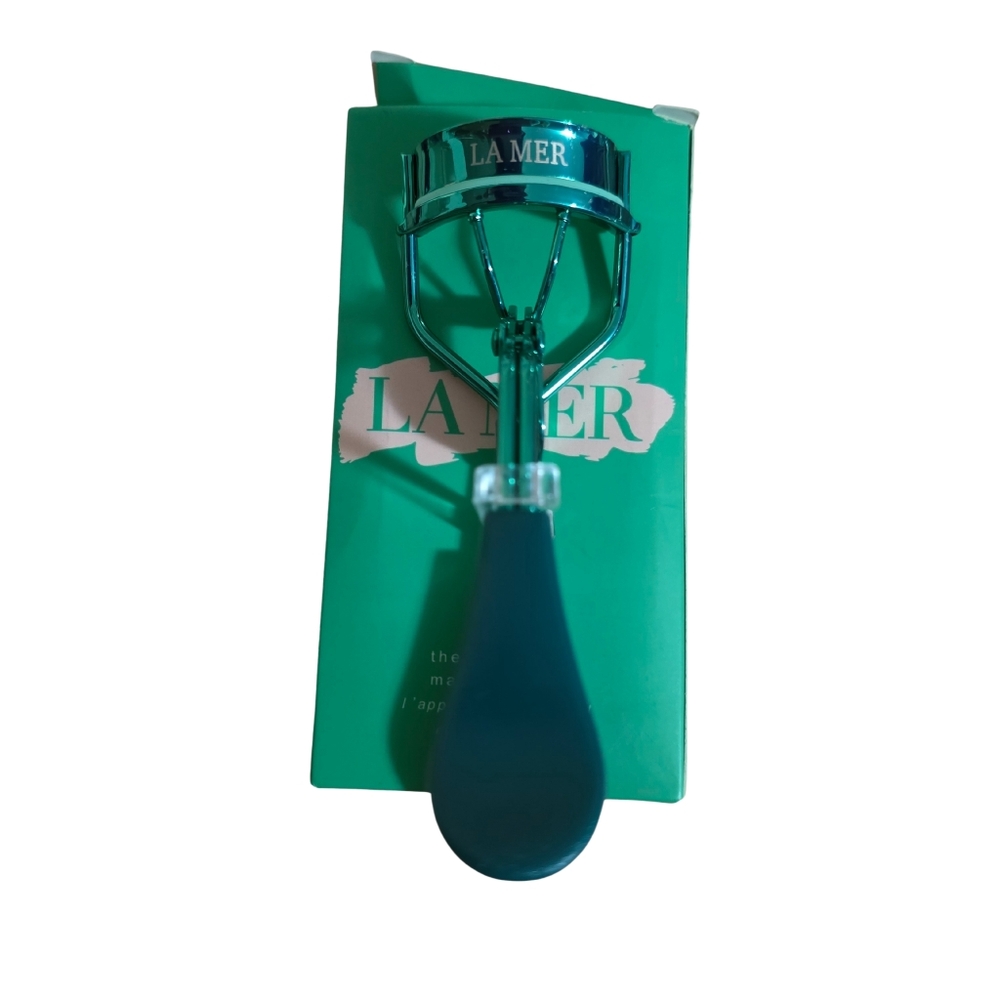 LA MER Eyelash Curler in mint tiffany Teal Green